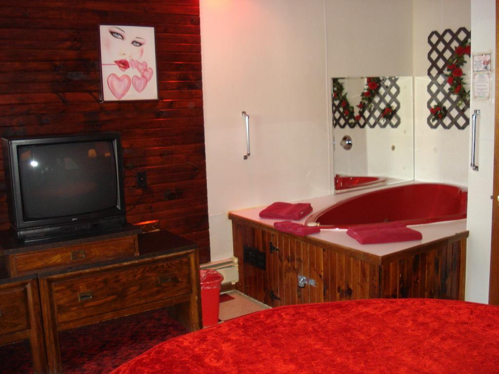 Cedar Grove Motel Altoona Extérieur photo