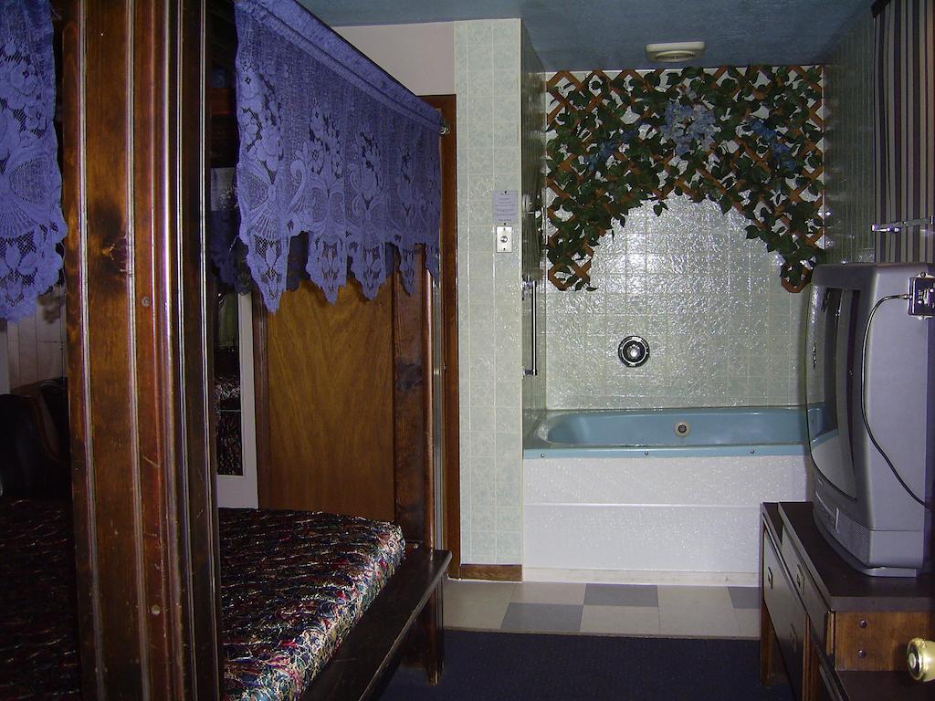 Cedar Grove Motel Altoona Extérieur photo