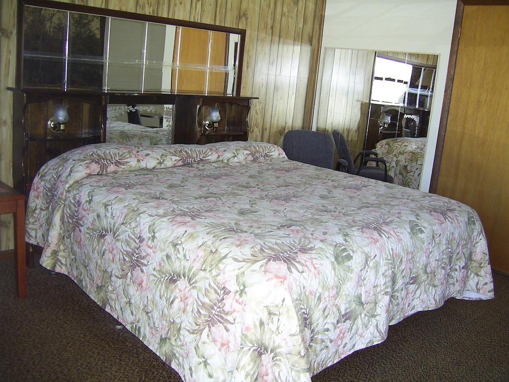 Cedar Grove Motel Altoona Chambre photo