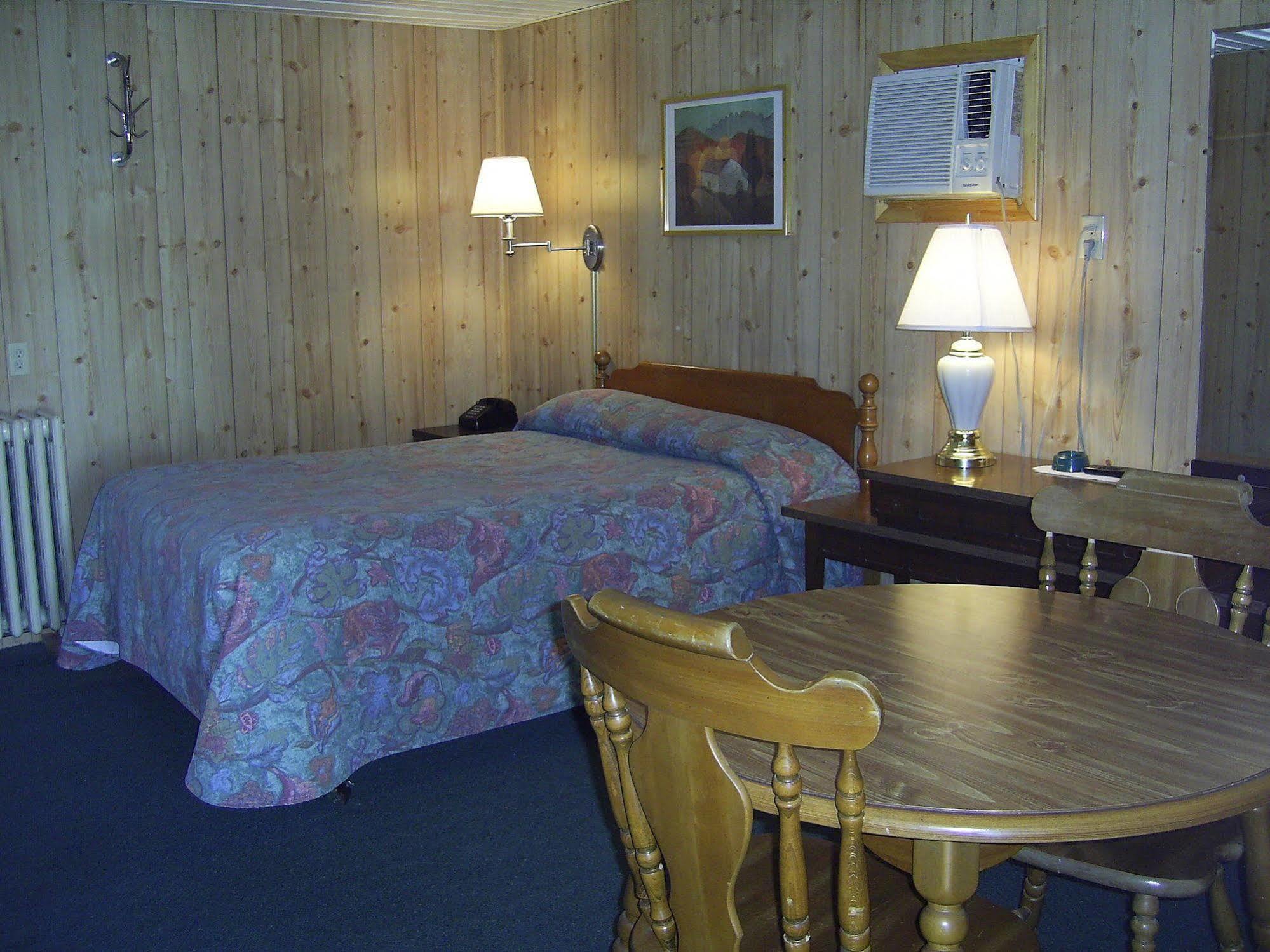 Cedar Grove Motel Altoona Extérieur photo